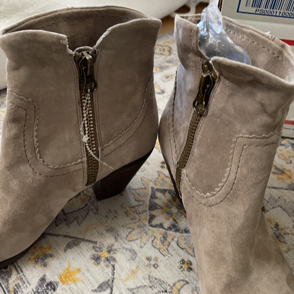 🎉🎉PRICE DROP🎉FRINGED BOOTIE BEIGE SOFT LEATHER SAM EDELMAN - Picture 12 of 13
